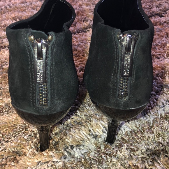💖 Adorable Reaction Kenneth Cole Heeled Booties. - Picture 2 of 5